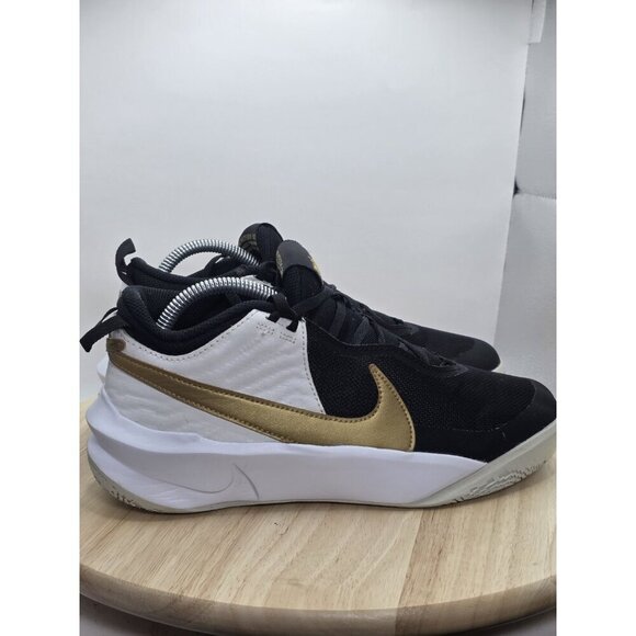 Nike Team Hustle D 10 (GS) CW6735‑002 Black/White/Photon Dust/Gold Womens 8.5 - Picture 3 of 9